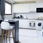 Cozy And Modern Centre דירה *