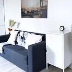 Cozy And Modern Centre דירה קופיו